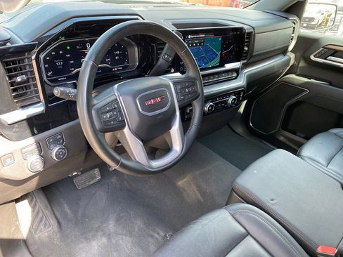 Used 2025 GMC Sierra 1500 SLT image 32
