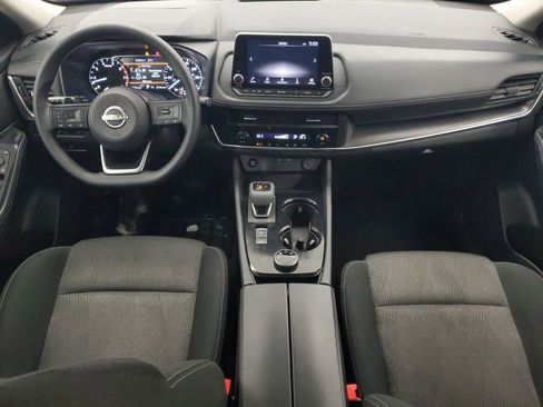 Used 2024 Nissan Rogue SV image 12