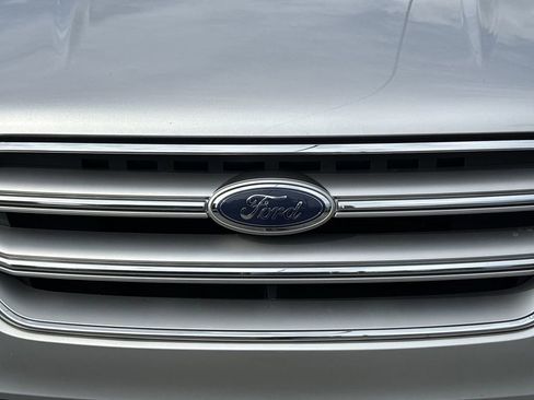 Used 2017 Ford Escape SE FWD image 30