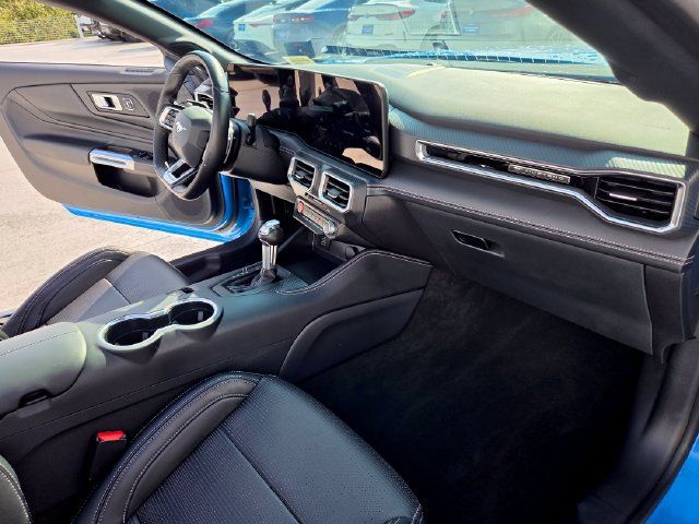 Used 2025 Ford Mustang GT Premium RWD image 27