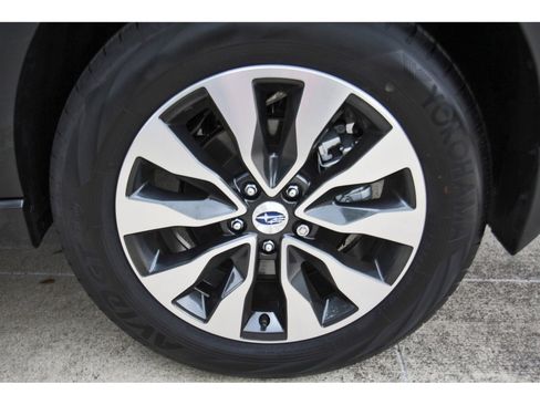 Certified 2025 Subaru Outback Limited AWD/4WD image 30