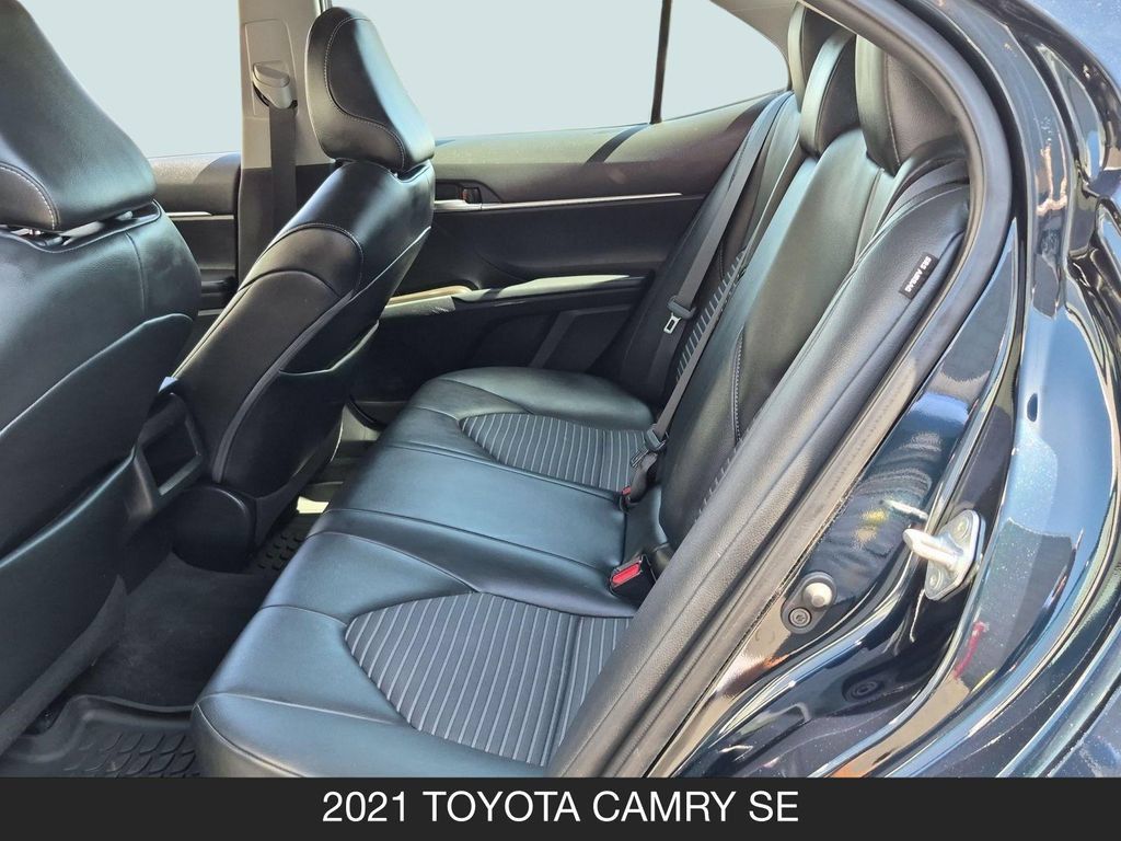 Used 2021 Toyota Camry SE FWD image 16