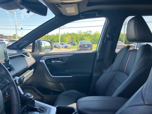 Used 2022 Toyota RAV4 XSE w/ Premium Package AWD/4WD image 10