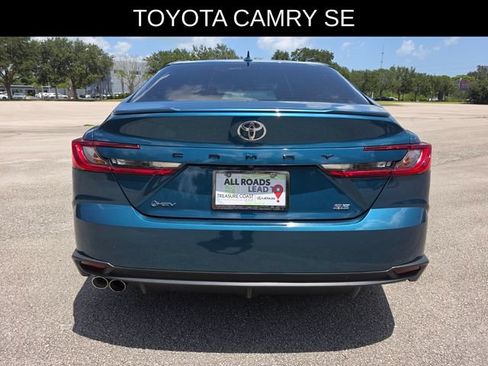 Used 2025 Toyota Camry SE w/ Convenience Package FWD image 4