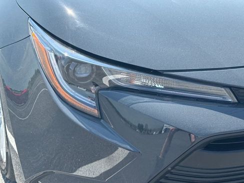 Used 2025 Toyota Corolla LE w/ LE Premium Package FWD image 12