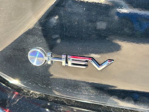 Used 2025 Toyota Camry LE image 12