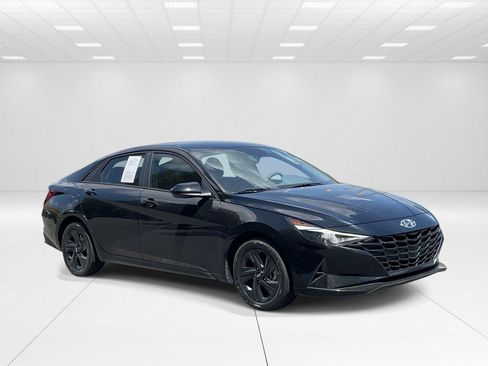 Used 2022 Hyundai Elantra Blue FWD image 1