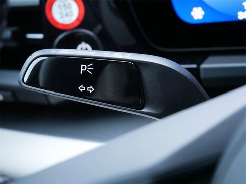 New 2025 Porsche Macan 4S Electric image 20