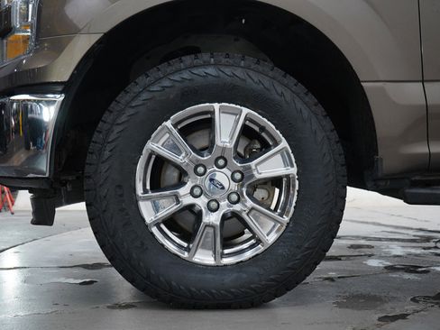 Used 2016 Ford F150 XLT w/ Equipment Group 302A Luxury AWD/4WD image 28