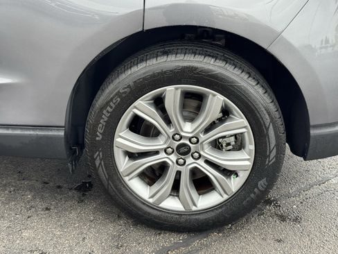 Used 2024 Ford Edge Titanium image 42