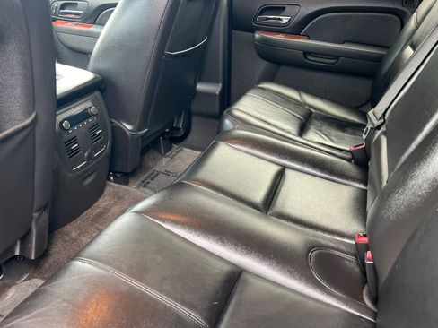 Used 2012 Chevrolet Avalanche LT RWD image 5