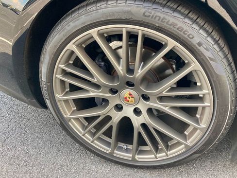 Certified 2023 Porsche Panamera 4 Platinum Edition image 29