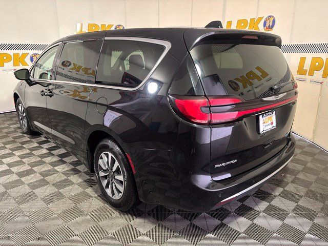 Used 2024 Chrysler Pacifica Limited FWD image 5