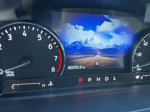 Used 2024 Ford Explorer XLT w/ Equipment Group 202A image 7