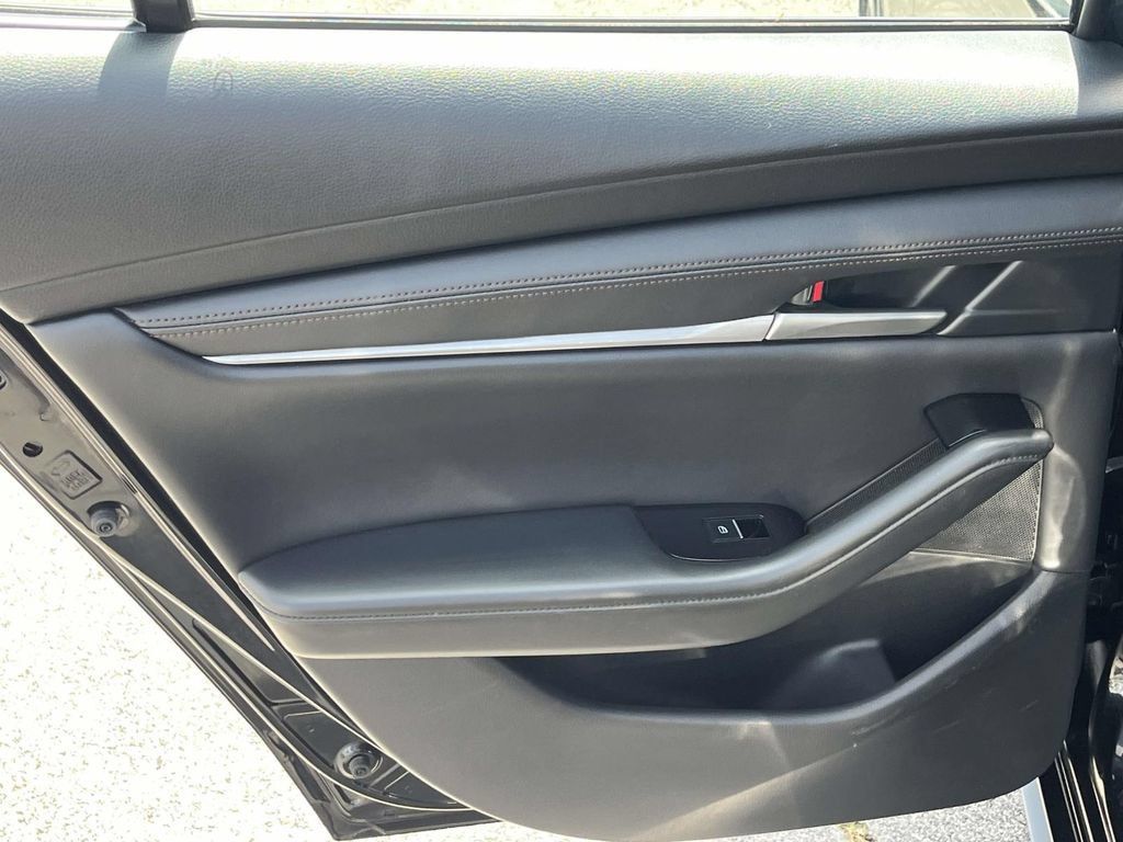 Used 2025 MAZDA MAZDA3 s FWD image 17
