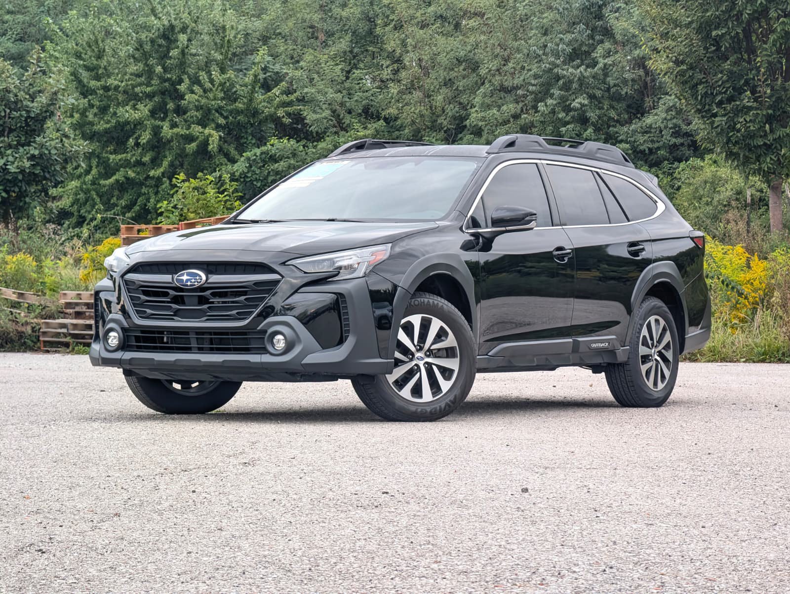 Certified 2025 Subaru Outback Premium AWD/4WD image 1