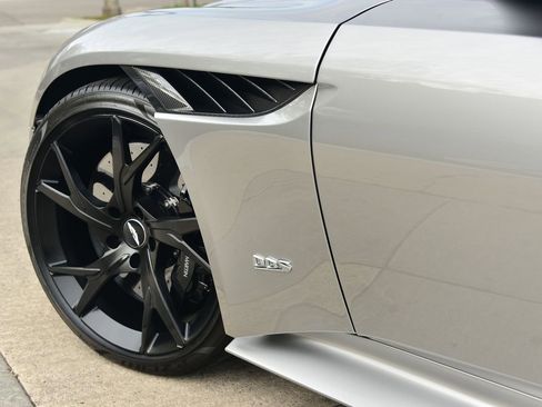 Used 2023 Aston Martin DBS Coupe RWD image 9