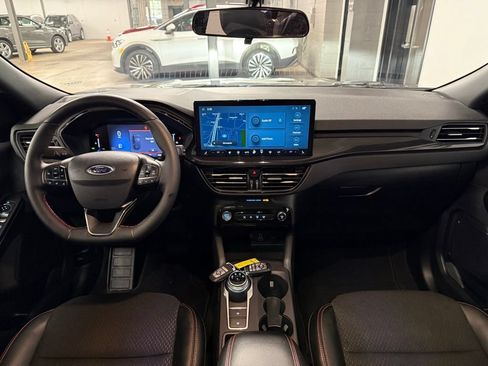 Used 2025 Ford Escape ST-Line w/ Tech Pack #1 AWD/4WD image 18