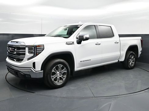 Used 2025 GMC Sierra 1500 SLT RWD image 1