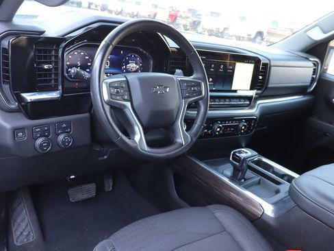 Used 2023 Chevrolet Silverado 1500 RST w/ Z71 Off-Road Package AWD/4WD image 5