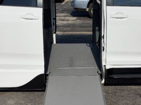 Used 2016 Toyota Sienna LE FWD image 12