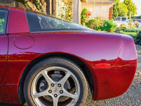 Used 2003 Chevrolet Corvette 50th Anniversary Edition w/ Preferred Equipment Group image 87