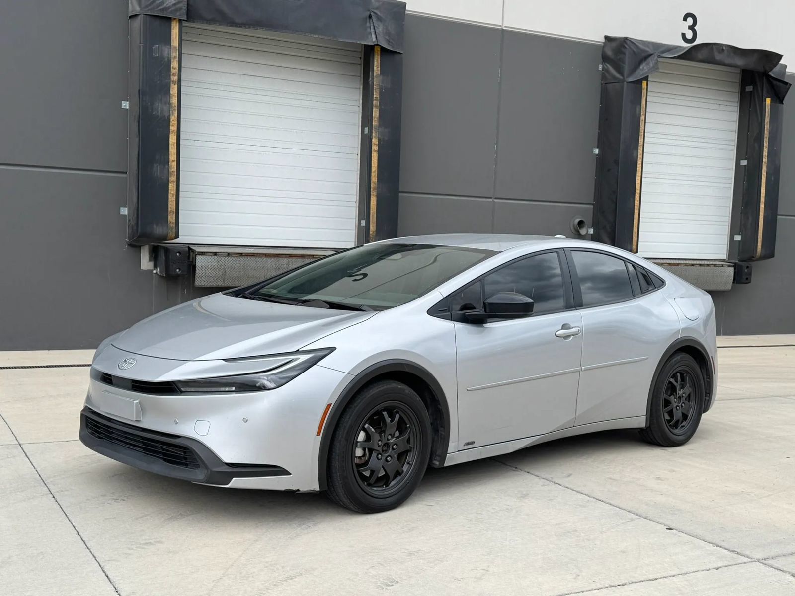 Used 2023 Toyota Prius LE AWD/4WD image 1