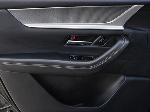 Used 2025 MAZDA CX-90 3.3 Turbo w/ Preferred Package image 13