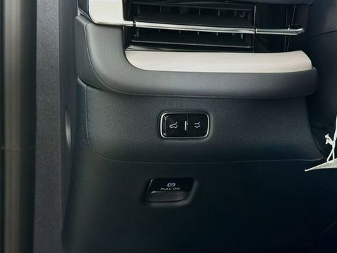 New 2025 Lincoln Navigator L Reserve AWD/4WD image 10