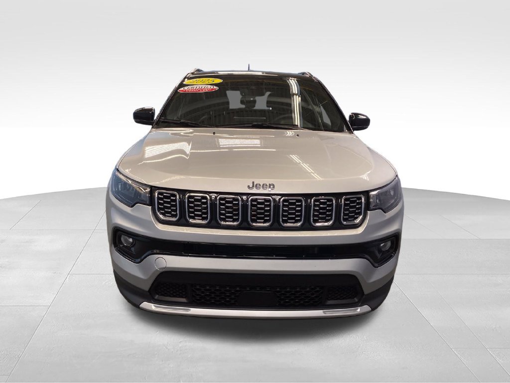 Certified 2025 Jeep Compass Limited AWD/4WD image 3