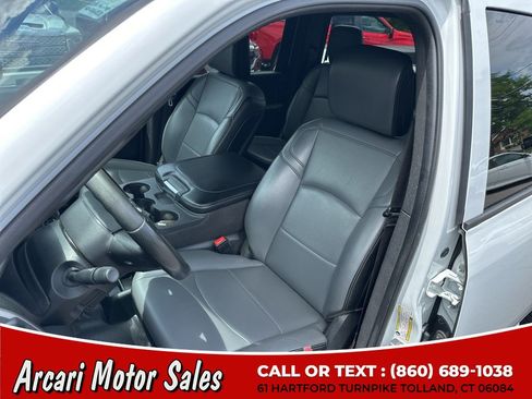 Used 2023 RAM 2500 Tradesman w/ Chrome Appearance Group AWD/4WD image 18
