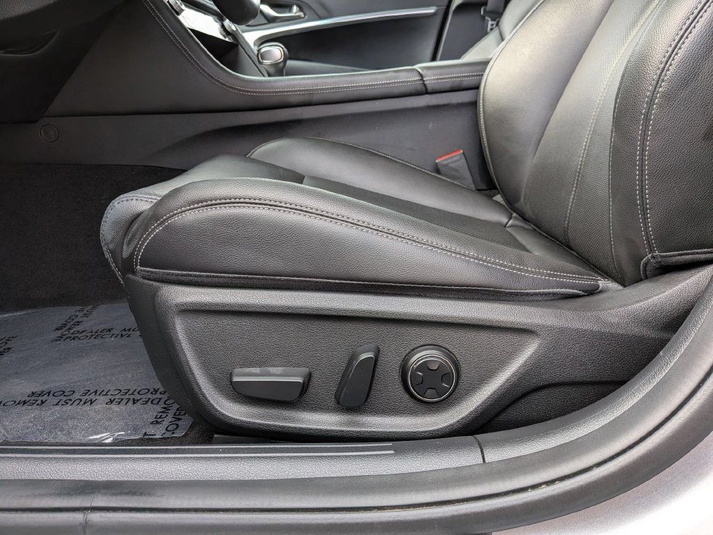 Used 2025 Genesis G70 2.5T RWD image 14
