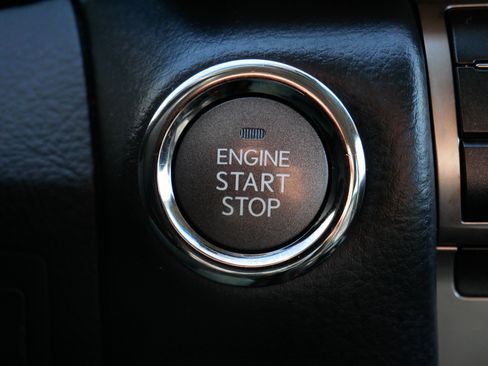 Used 2014 Lexus LS 460 AWD image 32