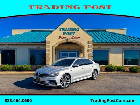 Used 2018 Volkswagen Passat 2.0T R-Line w/ R-Line Lighting Package FWD image 1