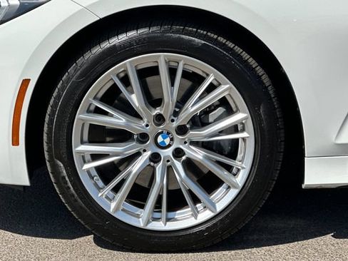 Used 2024 BMW 330i Sedan w/ Convenience Package RWD image 31