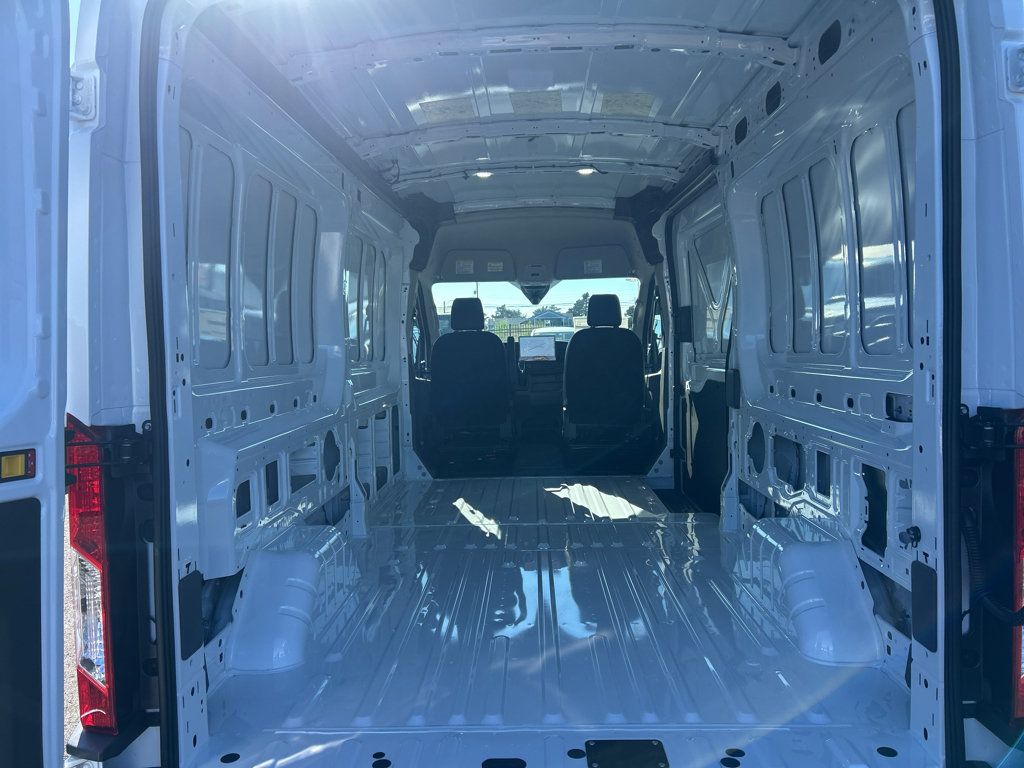 New 2026 Ford Transit 250 148 Medium Roof RWD image 33