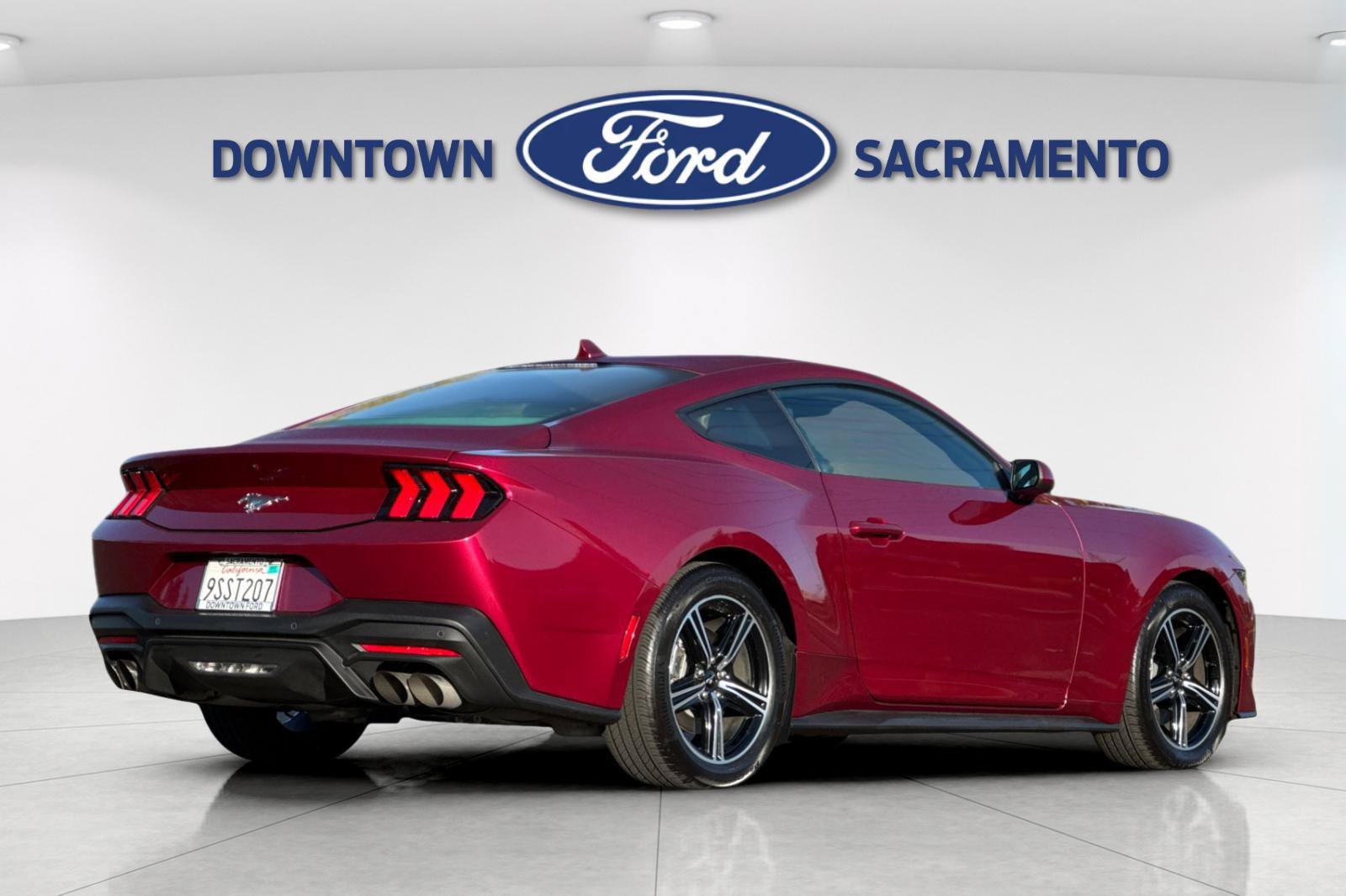 Used 2025 Ford Mustang Coupe RWD image 6