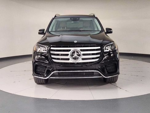 Used 2024 Mercedes-Benz GLS 580 4MATIC image 9