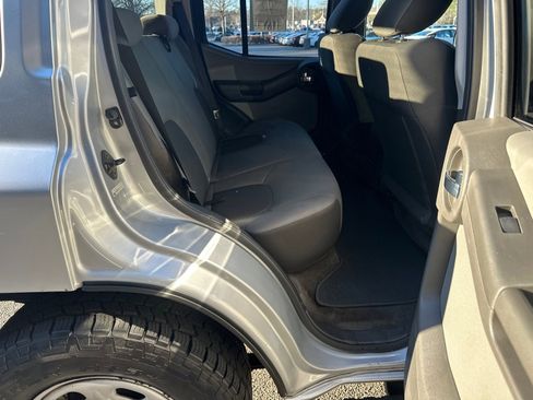 Used 2011 Nissan Xterra X image 15
