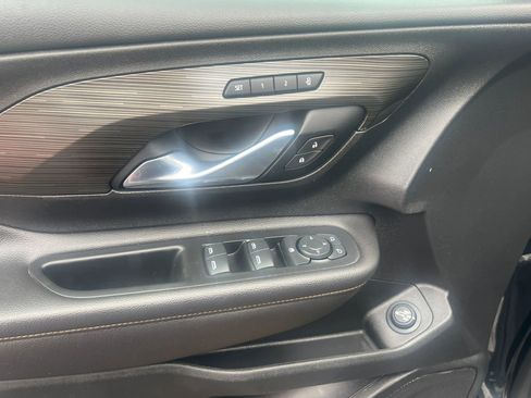 Used 2021 GMC Terrain SLT w/ Infotainment Package II AWD/4WD image 12