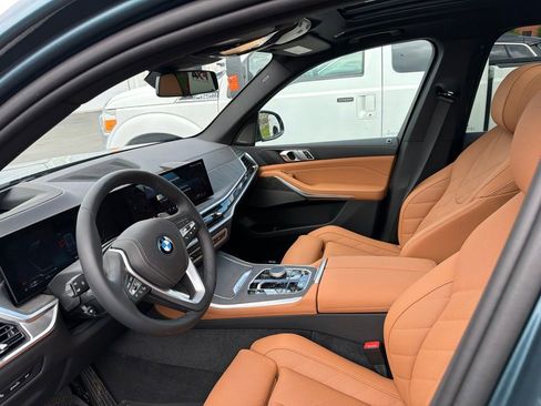 Used 2026 BMW X5 xDrive50e AWD/4WD image 2
