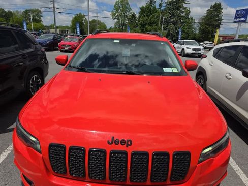 Used 2021 Jeep Cherokee Latitude Plus AWD/4WD image 2