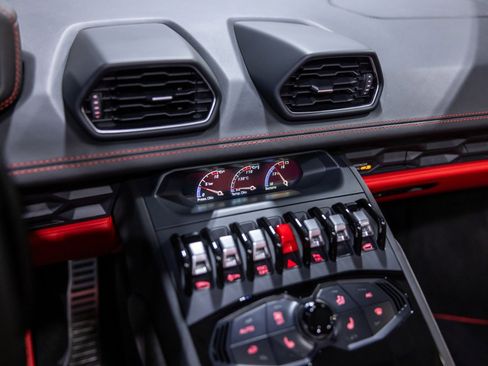 Used 2017 Lamborghini Huracan LP 610-4 image 40