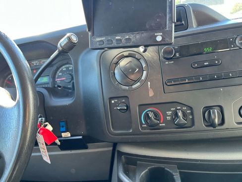 Used 2013 Ford E-150 and Econoline 150 w/ PWR Group image 15