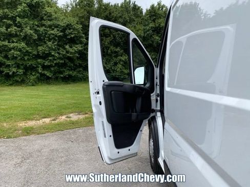 Used 2025 RAM ProMaster 2500 w/ Convenience Group FWD image 12