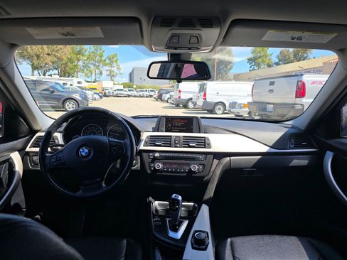 Used 2015 BMW 320i Sedan RWD image 13