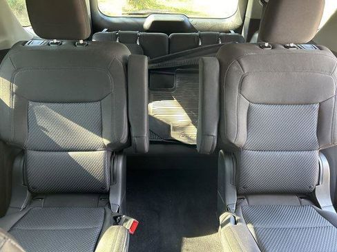 Used 2023 Ford Explorer XLT image 22