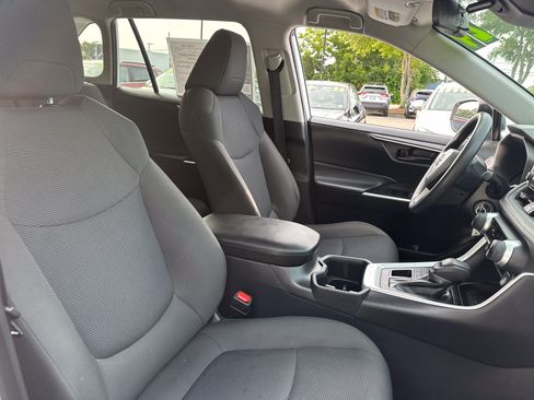 Used 2024 Toyota RAV4 LE AWD/4WD image 13