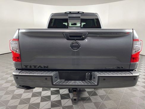 Used 2018 Nissan Titan SL w/ Midnight Edition RWD image 7