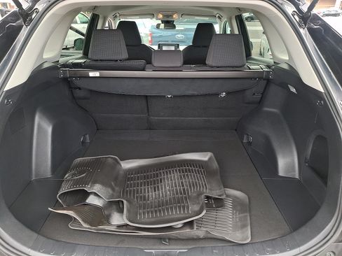 Used 2021 Toyota RAV4 LE AWD/4WD image 27